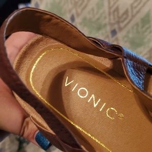 vionic tropic violet